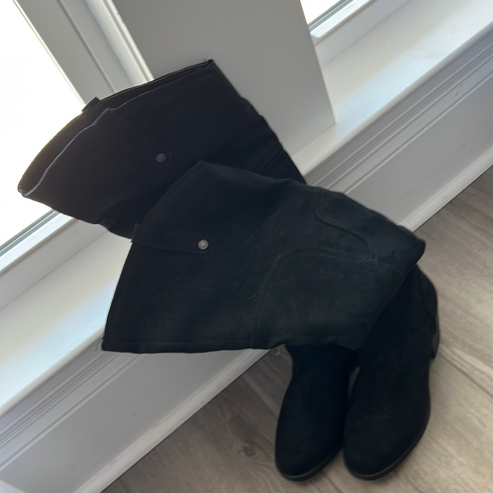 Gorgeous knee high boots